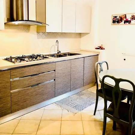 San Terenzo Apartment 公寓